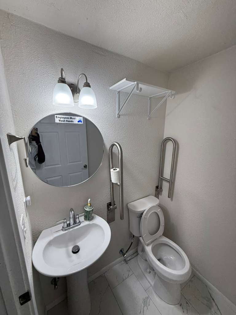 Graceful Living Home Image 14