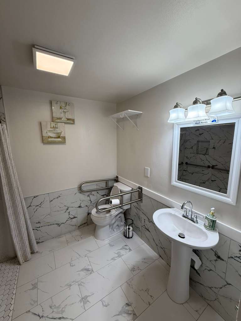 Graceful Living Home Image 9